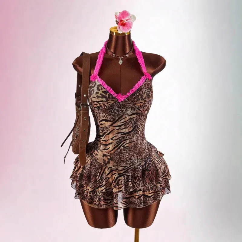 Damen Verspieltes Minikleid mit Rüschendetails – Élara